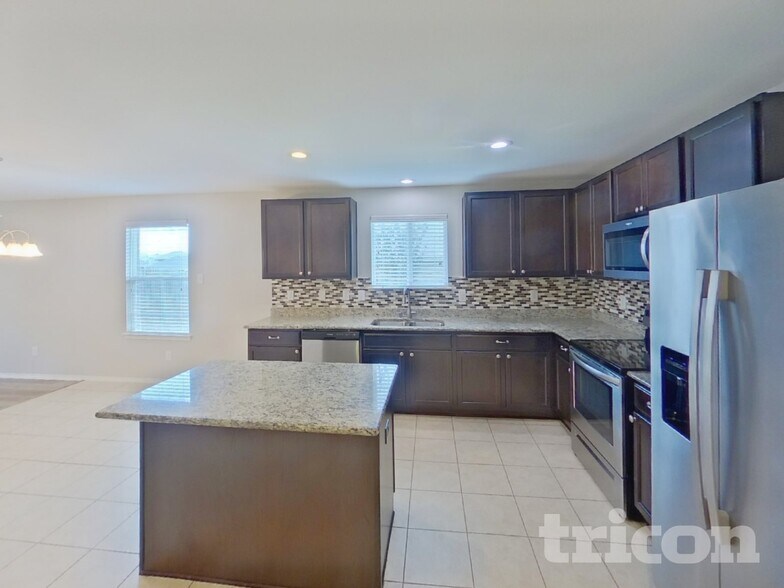 Building Photo - 1136 Foxglove Ln