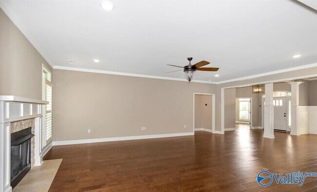 Building Photo - 138 Legacy Cove Dr SW