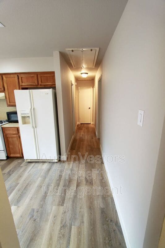 Building Photo - 6505 Columbia Oaks Ct
