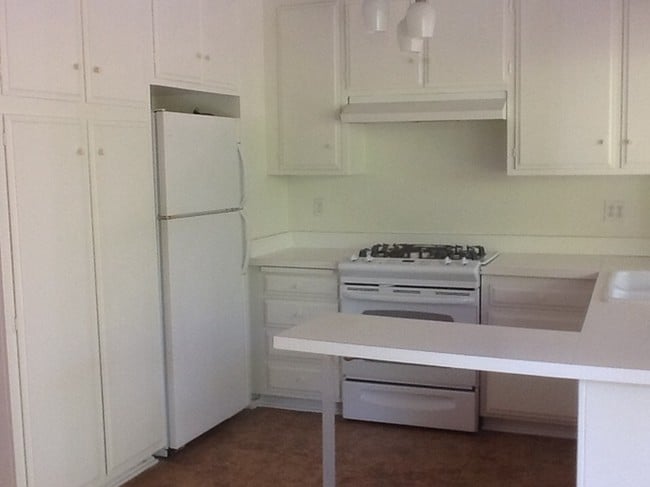 Interior 2 - Ren Circle Apartments