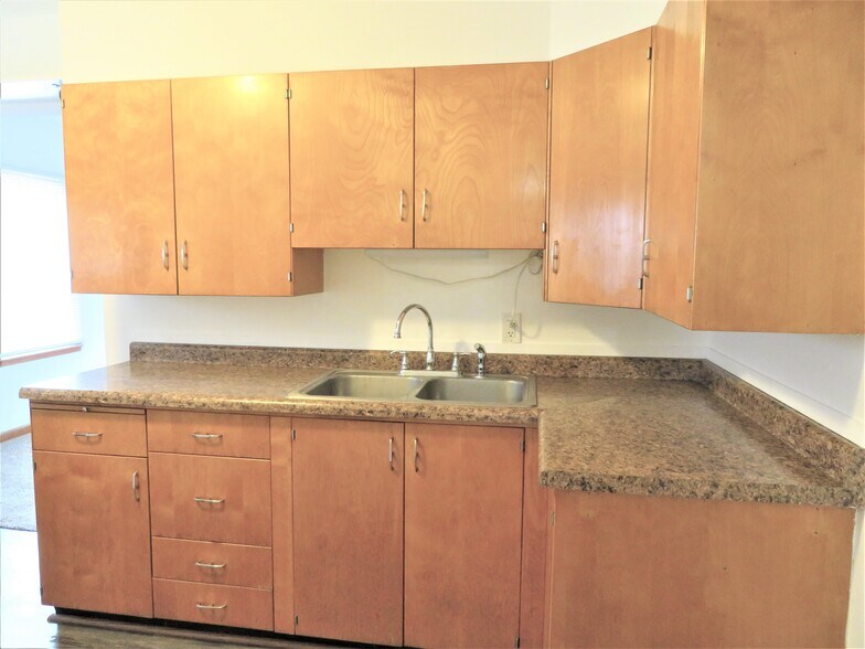 Building Photo - 2317 S Henry St