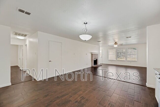 Building Photo - 1580 Chivalry Ln