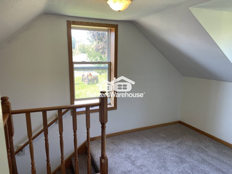 Building Photo - 1320 County Rd A