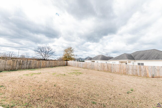 Building Photo - 100 Oldfield Ct