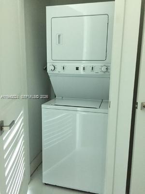 Building Photo - 1080 Brickell Ave