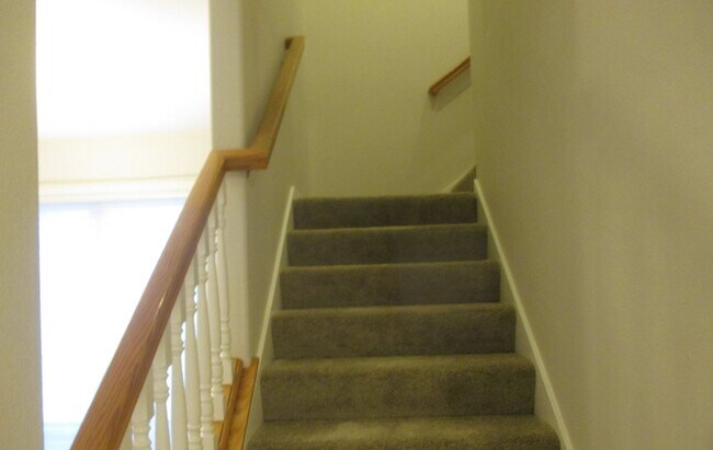 Building Photo - **$250 Move In Special**Beautiful 3 Bed 3 Bath Home in Gig Harbor