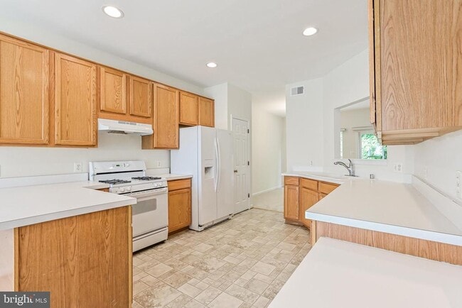 Building Photo - 8373 Millwood Dr