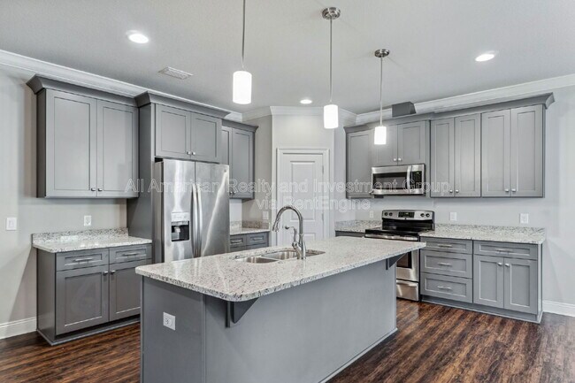 Building Photo - 2381 Belmont Dr