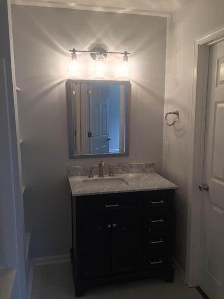 One of the bathrooms - 7695 Harbour Is