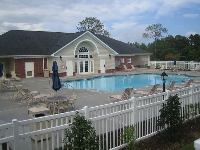 Building Photo - 2808 Bloomfield Ln