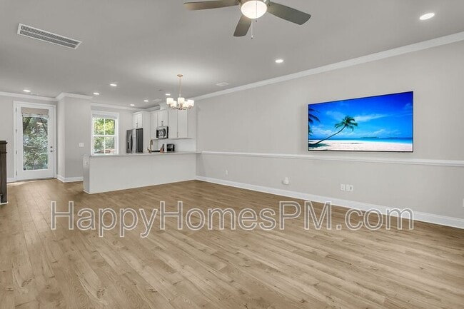 Building Photo - 523 Green Fern Dr
