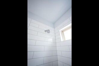 Building Photo - Beautiful Renovated 3/2 Home In Citrus Hei...