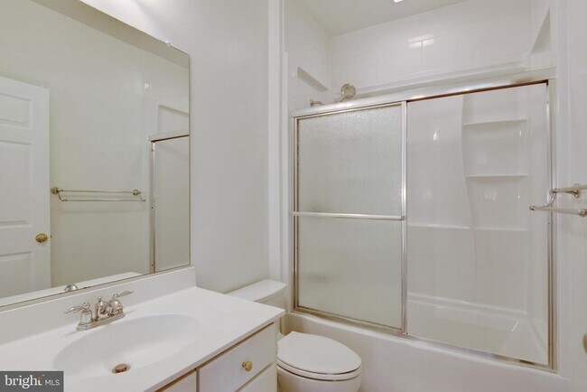 Building Photo - 8416 Churchside Dr