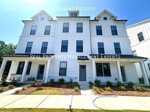 Building Photo - 5008 Layman Dr