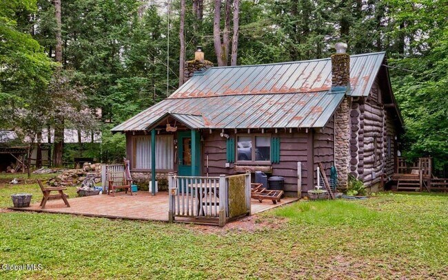 Building Photo - 33 Chuckwagon Trail