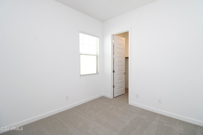 Building Photo - 259 E Sagittarius Pl