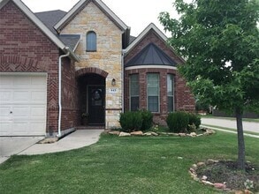 Building Photo - 843 Lake Forest Trl