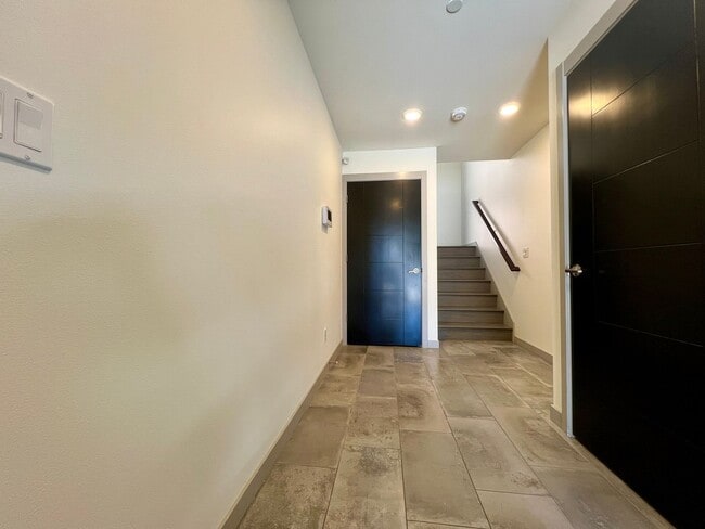 Building Photo - LUXURY ALKI 3 BED TOWNHOME FOR RENT W EXPANSIVE WATER VIEWS!