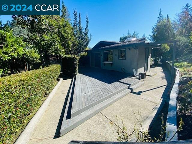 Building Photo - 612 Tahos Rd