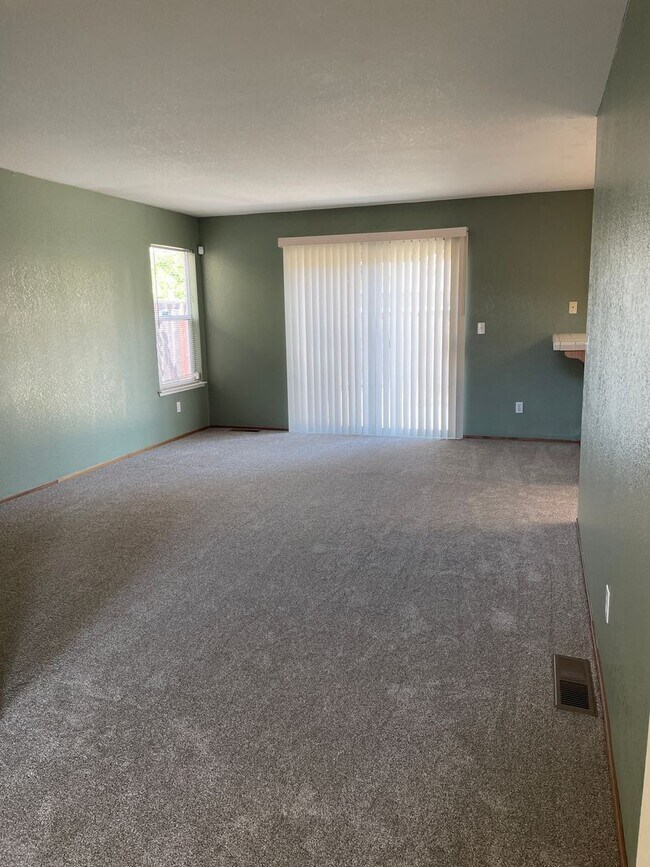 Building Photo - 16682 San Benito Dr