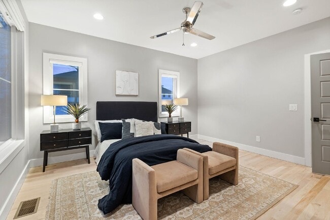 Building Photo - Spacious 4-Bed Gem in Nashville: 2360 sq f...