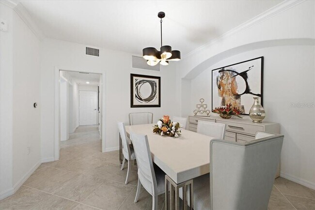 Building Photo - 10792 Tarflower Dr
