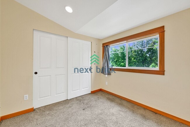 Building Photo - BEAUTIFUL 3 BEDS & 2.5 BATH TOWNHOME FOR RENT