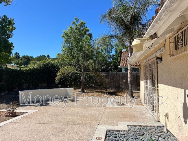 Building Photo - 1766 Bristol Ct