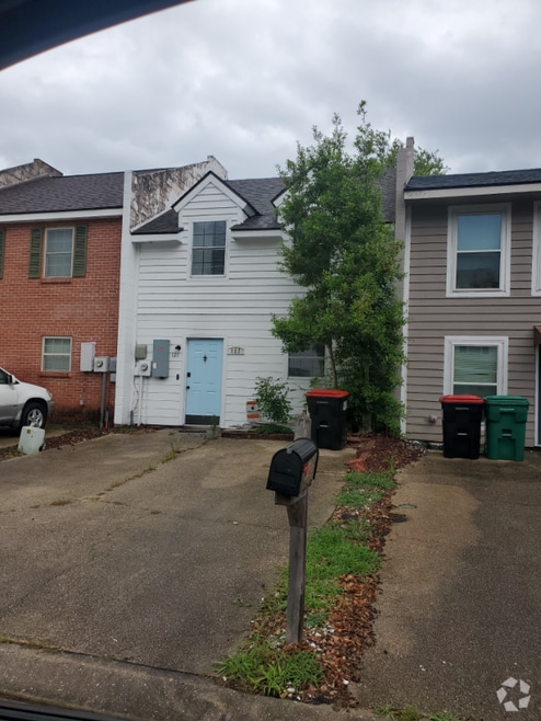 Building Photo - 127 E Pamela Dr