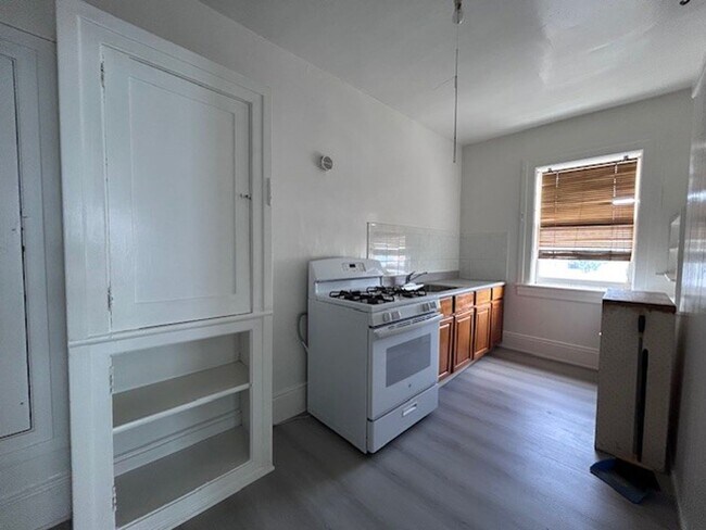 Building Photo - 2437 Shattuck Ave.