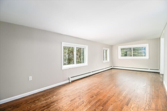Building Photo - 8 Lakewood Terrace