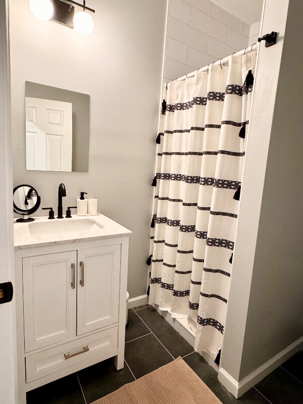 Building Photo - 4483 Ocean View Ave