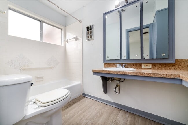 Building Photo - 1309 Jefferson St