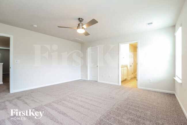 Building Photo - 621 Goldburn Wy