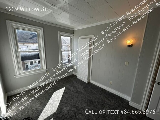 Building Photo - 1239 Willow St