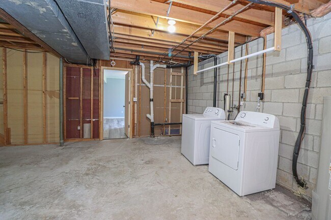 Building Photo - 3 Bedroom Oasis in Severna Park