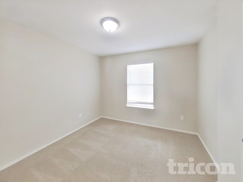 Building Photo - 6546 Benwood Crest