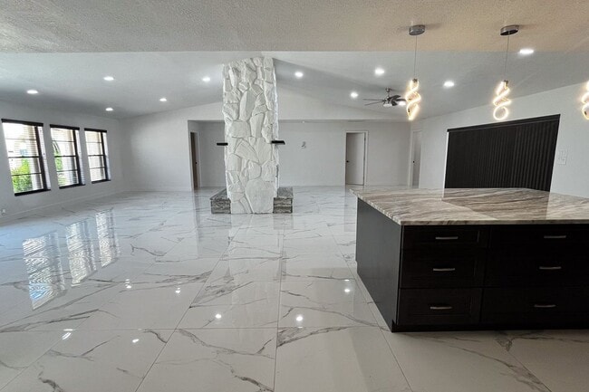 Building Photo - 1837 Seafan Cir