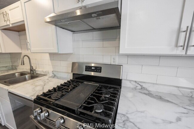 Building Photo - "Charming 3-Bed Home on Dubarry Road – Coz...