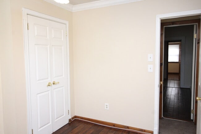 Building Photo - Charming Locust Point 2bd+Den/1ba Rowhome ...