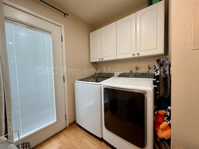 Building Photo - 1411 Hillsdale Ave