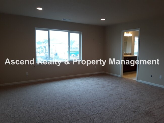Building Photo - Open Floor Plan 3 Bed Craftsman in Bethany...