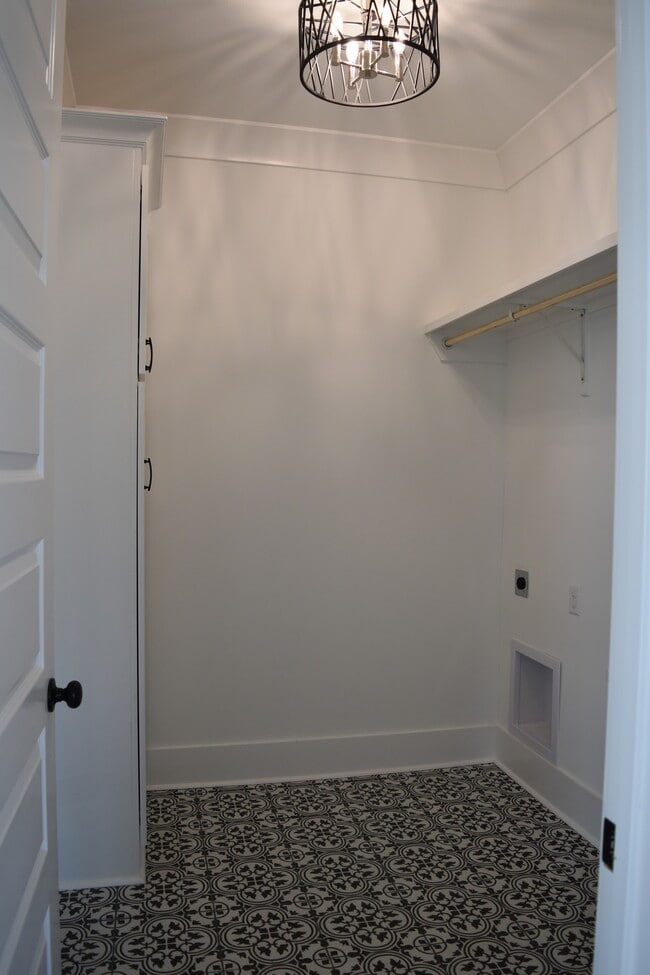 Building Photo - 3305 Pointe-Marie Dr