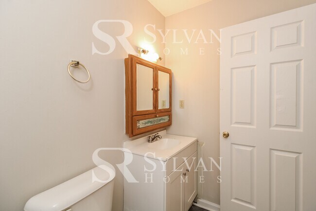 Building Photo - The living is easy in this 3 bedroom, 2.5 bathroom home