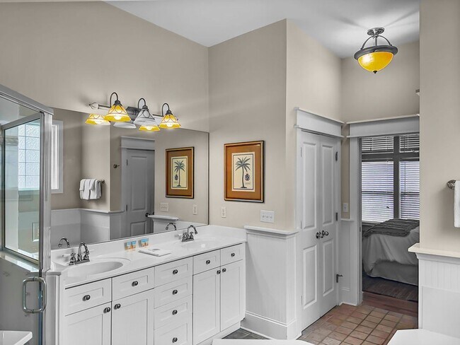 Building Photo - 50% off first months rent.  Open 3 bedroom...