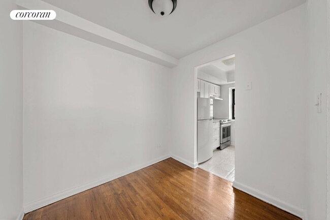 Building Photo - 2545 Sedgwick Ave