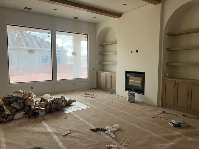 Building Photo - Awesome single story with 4 beds 4 baths and RV garage.