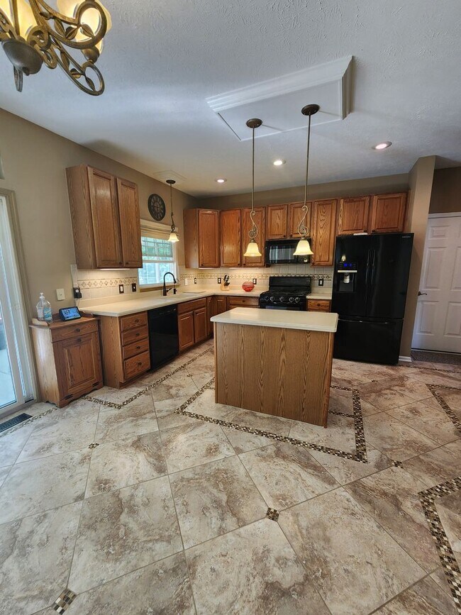 Building Photo - 3288 Beech Ln
