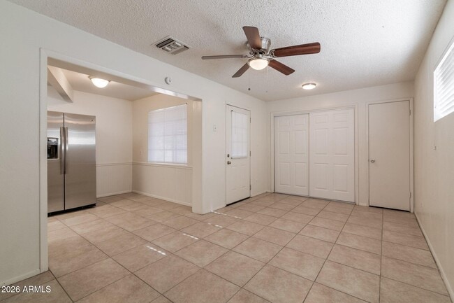 Building Photo - 1335 E Broadway Rd