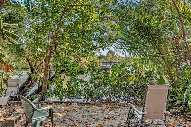 Building Photo - 1826 N Dixie Hwy